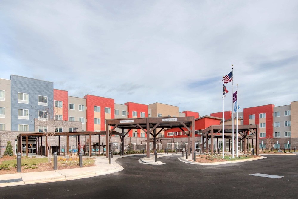 Image of Fairfield Inn and Suites by Marriott Charlotte Airport