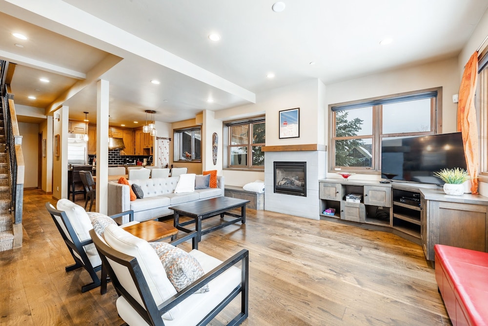 Image of 1212 Empire Avenue 4 Bedroom Home