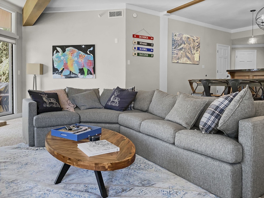 Image of B11 Powder Run 2 Bedroom Condo by RedAwning
