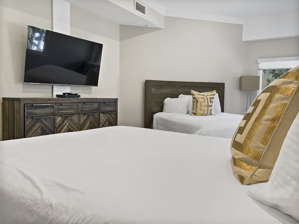 Image of B11 Powder Run 2 Bedroom Condo by RedAwning