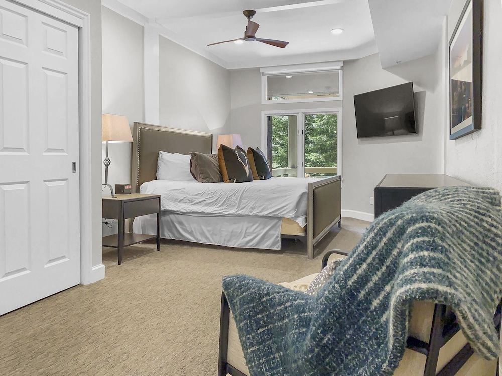 Image of B11 Powder Run 2 Bedroom Condo by RedAwning